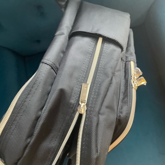 Kenneth Cole Reaction backpack - Picture 6 of 11